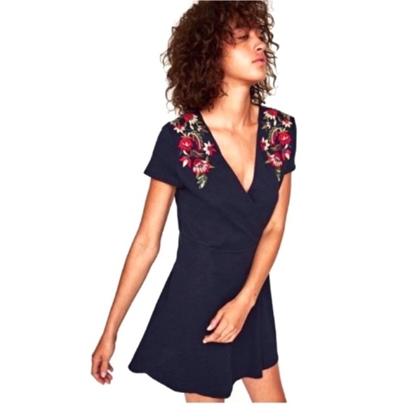 ZARA Knit Floral Embroidered Knit Warped Min Dress in Navy Blue Size M New - Picture 2 of 8